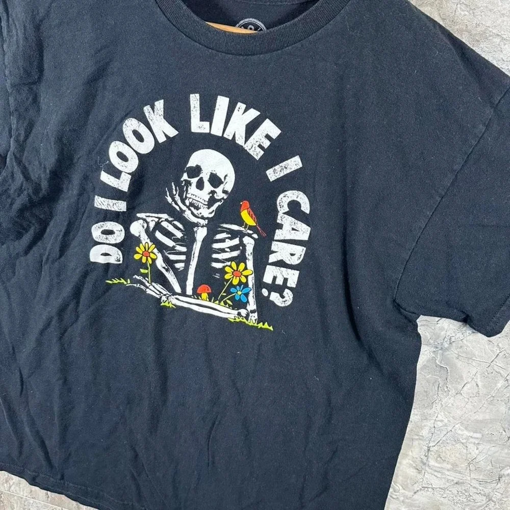 Y2K Black "Do I Look Like I Care?" skeleton tee shirt Size Large - Picture 2 of 7